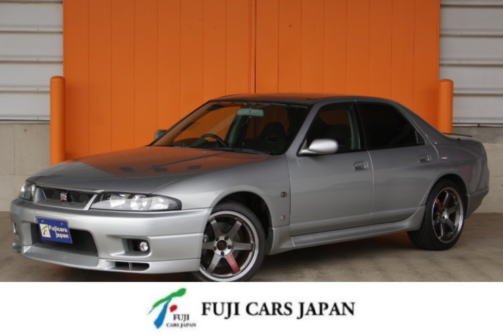 NISSAN SKYLINE GT-R SEDAN - View 1