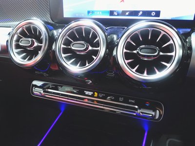 2023 Mercedes-BENZ GLB 缩略图 18