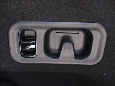 MERCEDES-BENZ E-CLASS - 10