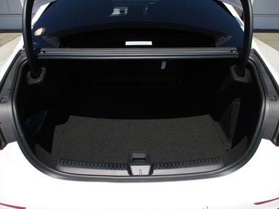 MERCEDES-BENZ E-CLASS - 9