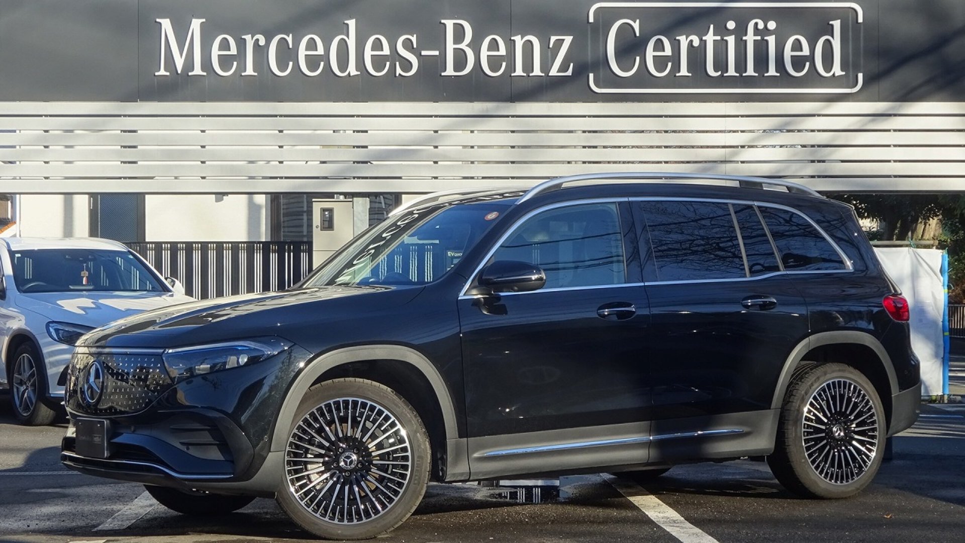 MERCEDES-BENZ EQB - View 1