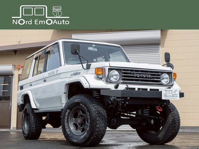 TOYOTA LAND CRUISER 70