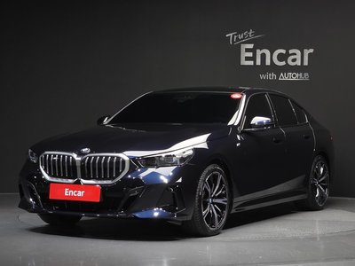 BMW 5 SERIES - 1