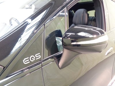 MERCEDES-BENZ EQS - 10