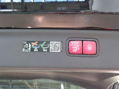 MERCEDES-BENZ EQS - 7