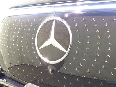 MERCEDES-BENZ EQS - 8