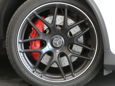 صورة 4 لـ 2021 Mercedes-BENZ GLC AMG
