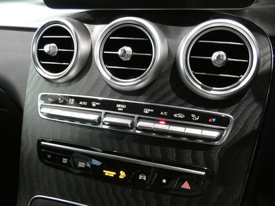 صورة 9 لـ 2021 Mercedes-BENZ GLC AMG