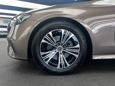 MERCEDES-BENZ E-CLASS - 6