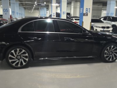 MERCEDES-BENZ E-CLASS - 2
