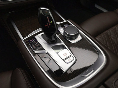 BMW 7 SERIES - 10