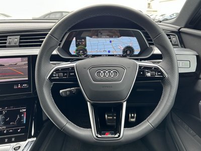 صورة مصغرة 30 لـ 2023 AUDI Q8 E-TRON