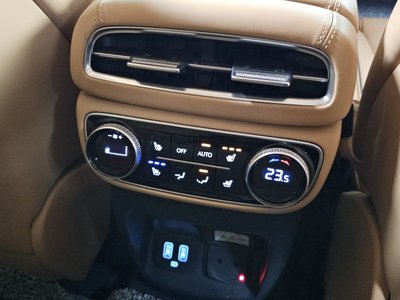 2022 Genesis GV80 — миниатюра 18