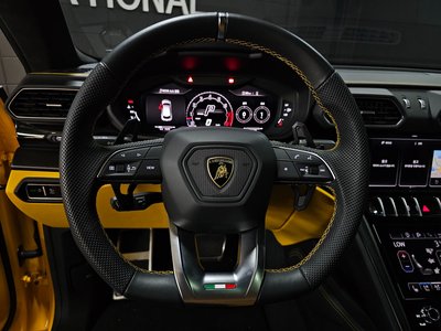 2024 Lamborghini URUS thumbnail 13