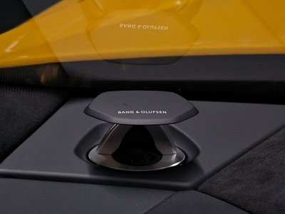 2024 Lamborghini URUS thumbnail 12