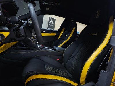 صورة 9 لـ 2024 Lamborghini URUS