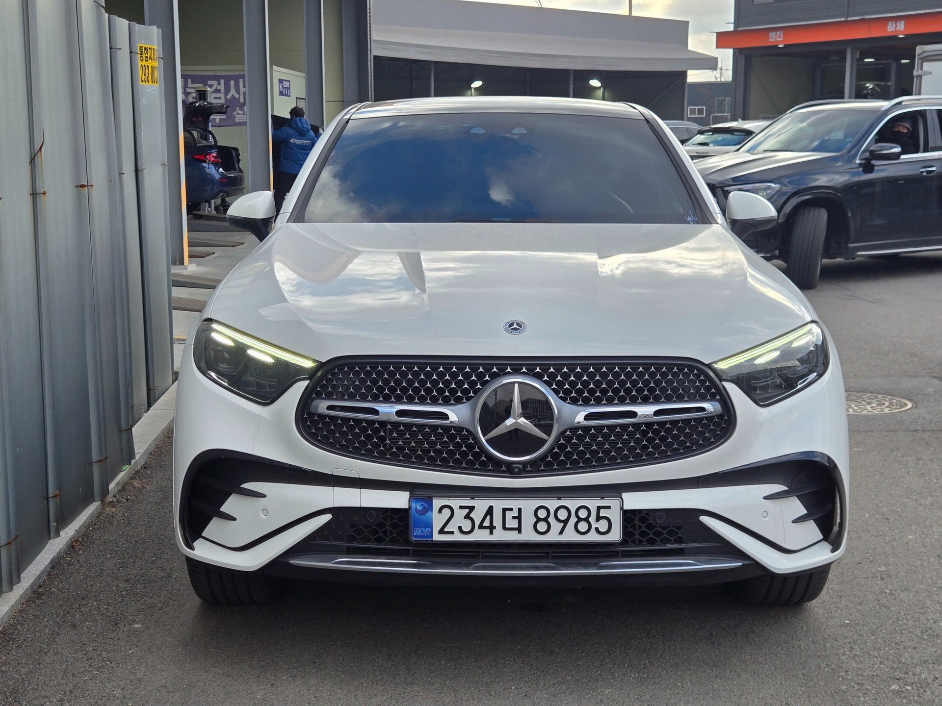 MERCEDES-BENZ GLC - View 1