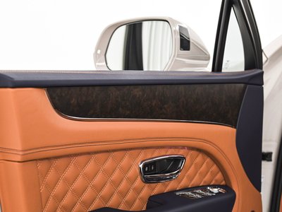 2024 Bentley BENTAYGA thumbnail 30
