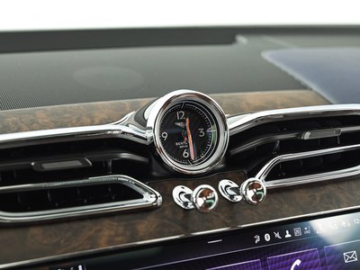 2024 Bentley BENTAYGA thumbnail 31