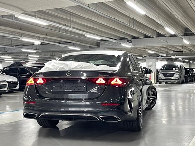 MERCEDES-BENZ E-CLASS - 3
