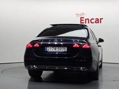 MERCEDES-BENZ E-CLASS - 4