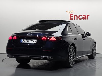 MERCEDES-BENZ E-CLASS - 3