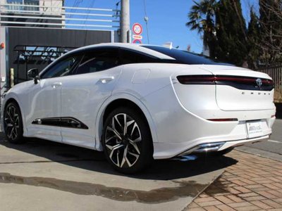 TOYOTA CROWN CROSSOVER - 2