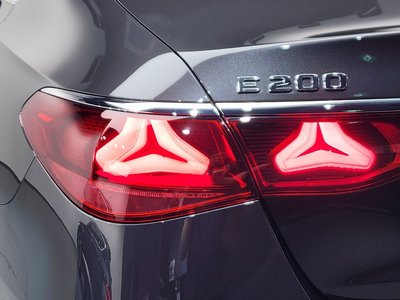 2025 Mercedes-BENZ E-CLASS — фото 10