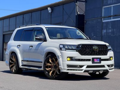 TOYOTA LAND CRUISER 200