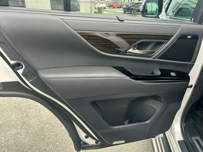 صورة مصغرة 27 لـ 2024 Lexus LX