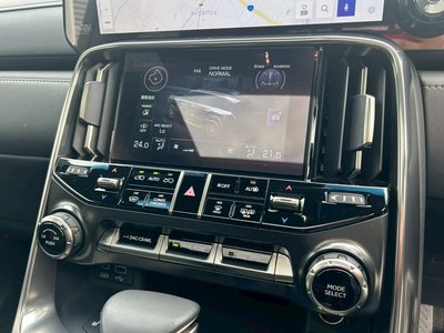 صورة مصغرة 23 لـ 2024 Lexus LX
