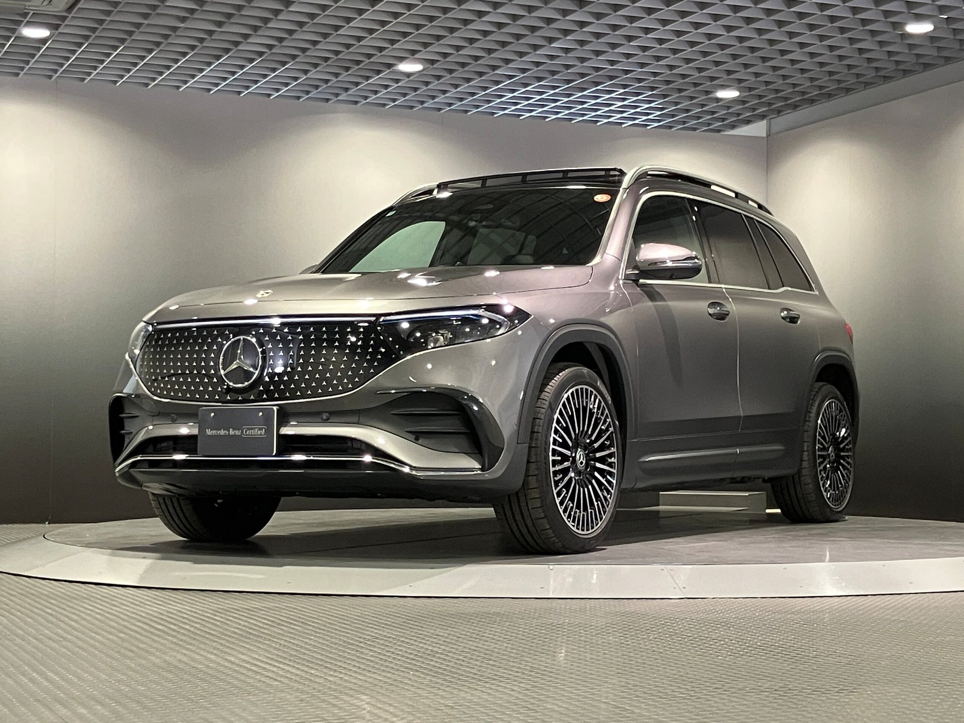 MERCEDES-BENZ EQB - View 1