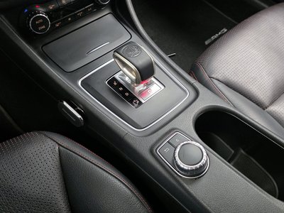 MERCEDES-BENZ CLA - 9