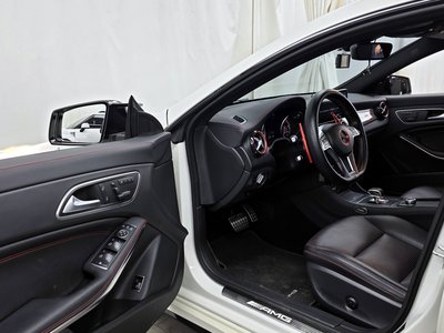 MERCEDES-BENZ CLA - 10