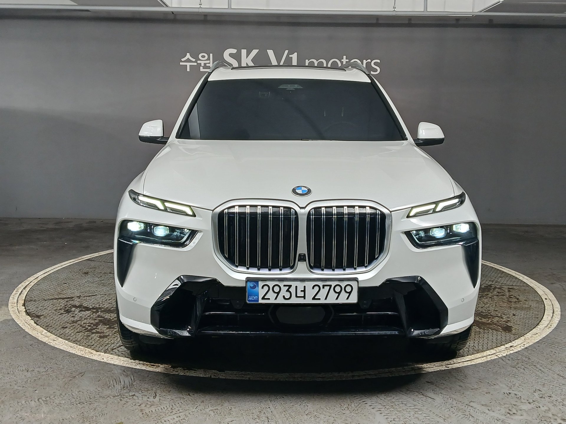 BMW X7 - View 1