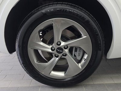 صورة 6 لـ 2024 Genesis GV70
