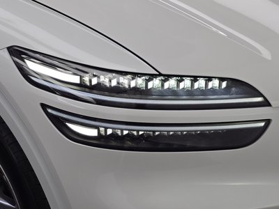 صورة 9 لـ 2024 Genesis GV70