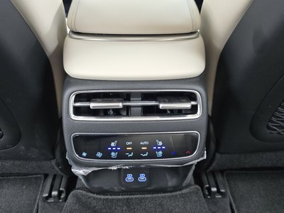 2024 Genesis GV70 — миниатюра 25