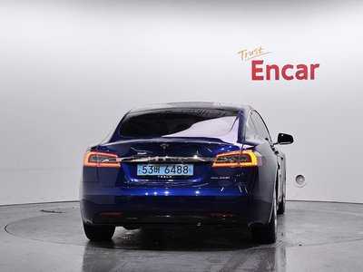 TESLA MODEL S - 4