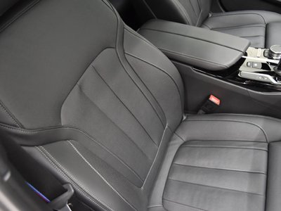 صورة 10 لـ 2020 BMW 5 SERIES