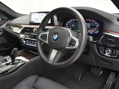 2020 BMW 5 SERIES thumbnail 11