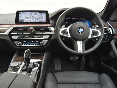 صورة 9 لـ 2020 BMW 5 SERIES