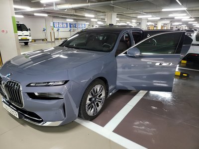 BMW 7 SERIES - 1