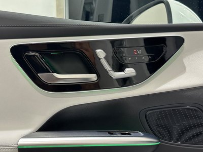 2025 Mercedes-BENZ GLC — миниатюра 22