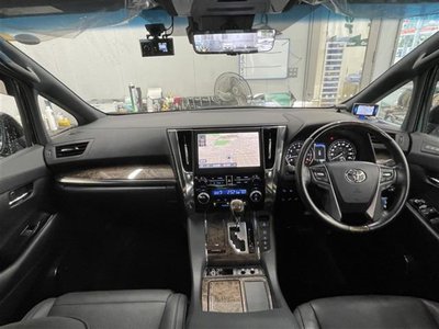 2022 Toyota ALPHARD photo 2