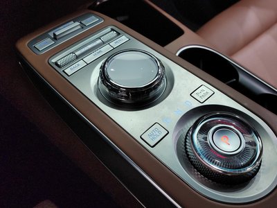 2021 Genesis GV70 thumbnail 12