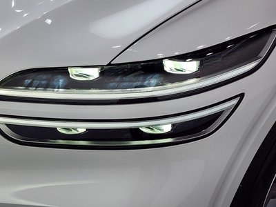2021 Genesis GV70 photo 9