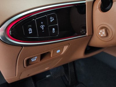2021 Genesis GV70 thumbnail 33