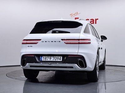 2021 Genesis GV70 photo 4