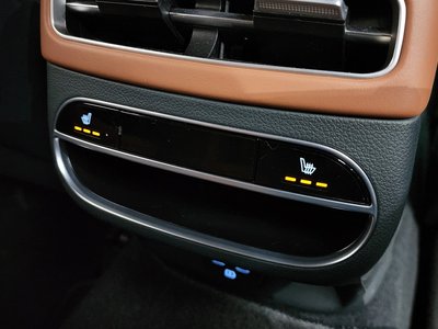 2021 Genesis GV70 thumbnail 25